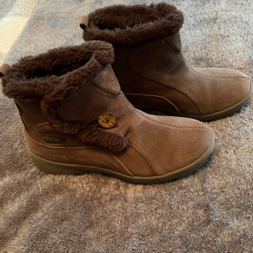 Hi-Tec Ankle Boots Womens Size 9 Brown